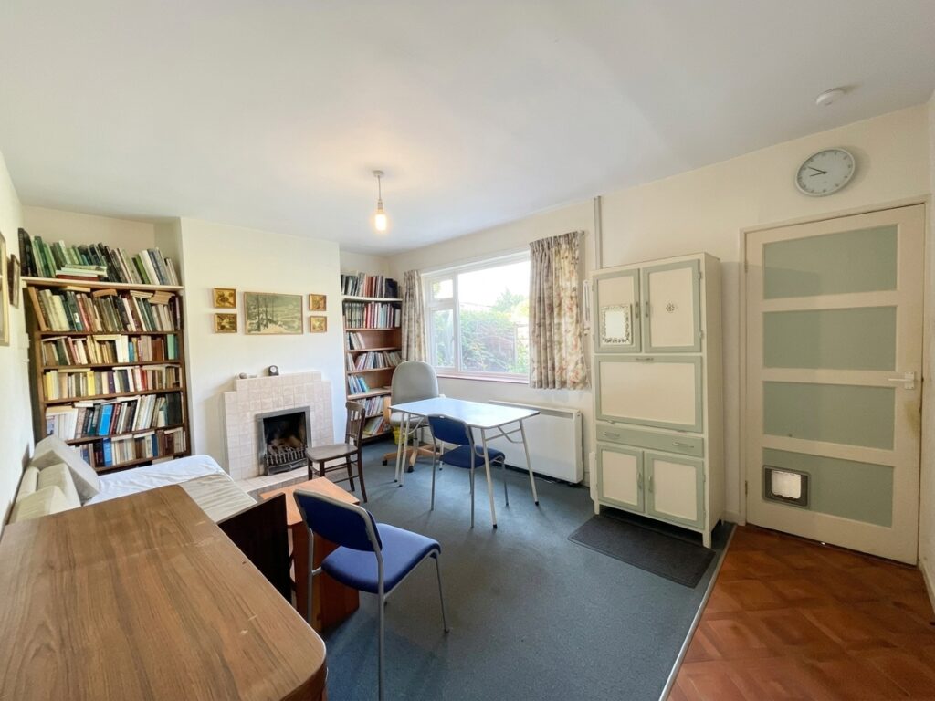 Sutherland Road, Tittensor, ST12
