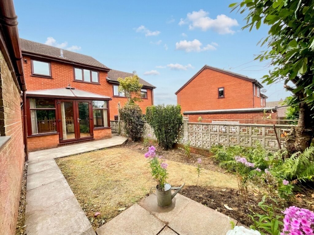 Highview Road, Fulford, ST11