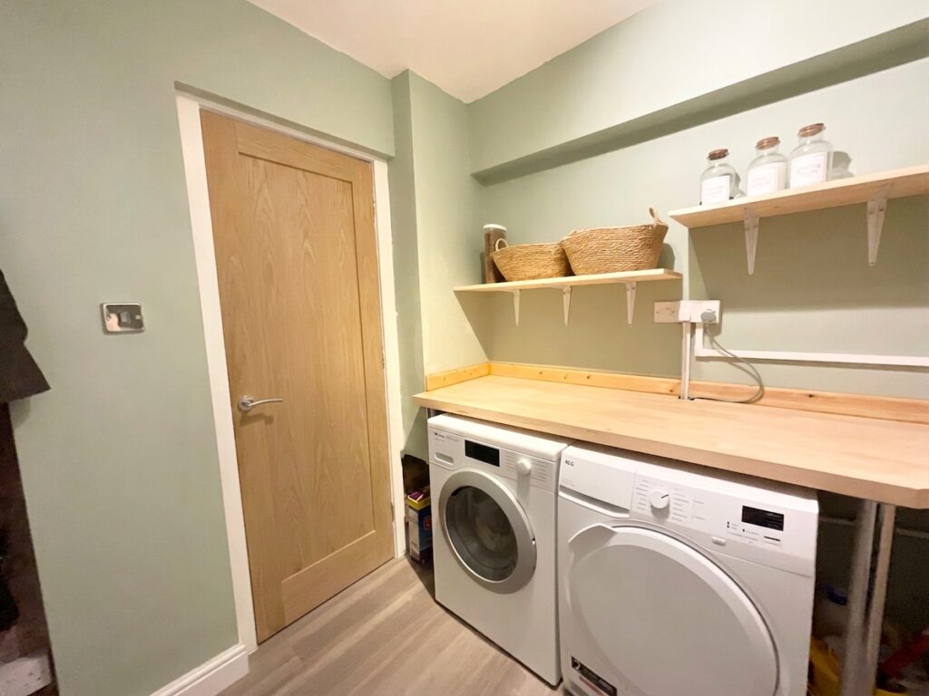 Beacon Rise, Stone, ST15