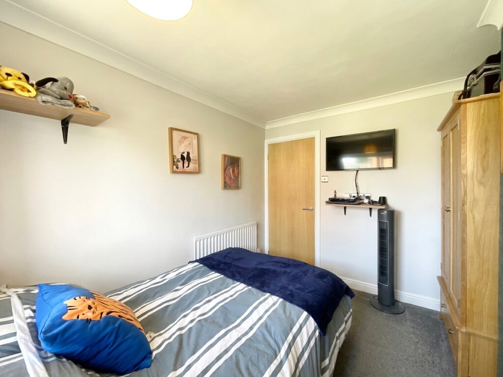 Beacon Rise, Stone, ST15