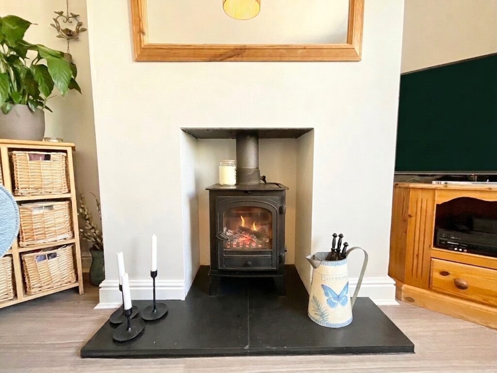 Beacon Rise, Stone, ST15