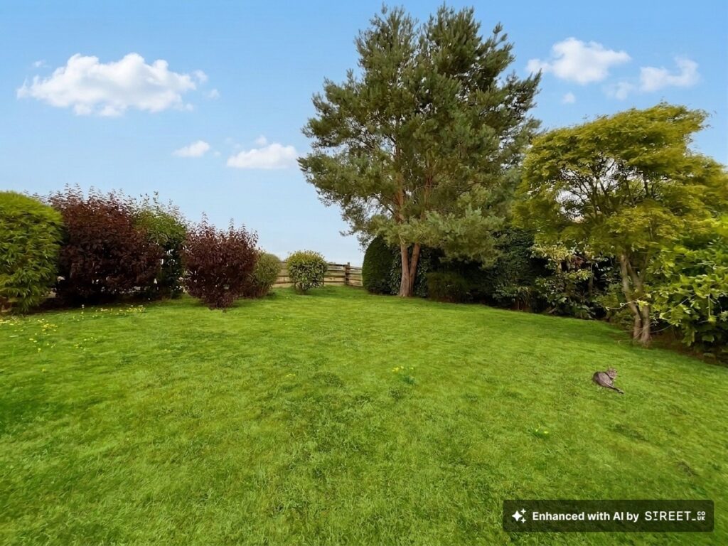 Tixall Court, Tixall, ST18