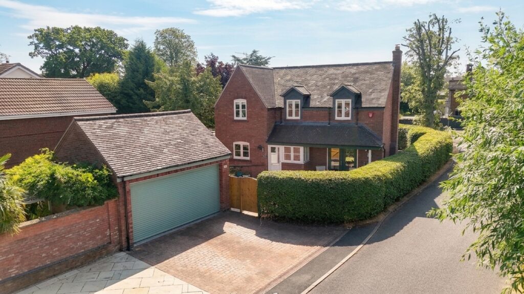 Tittensor Road, Tittensor, ST12