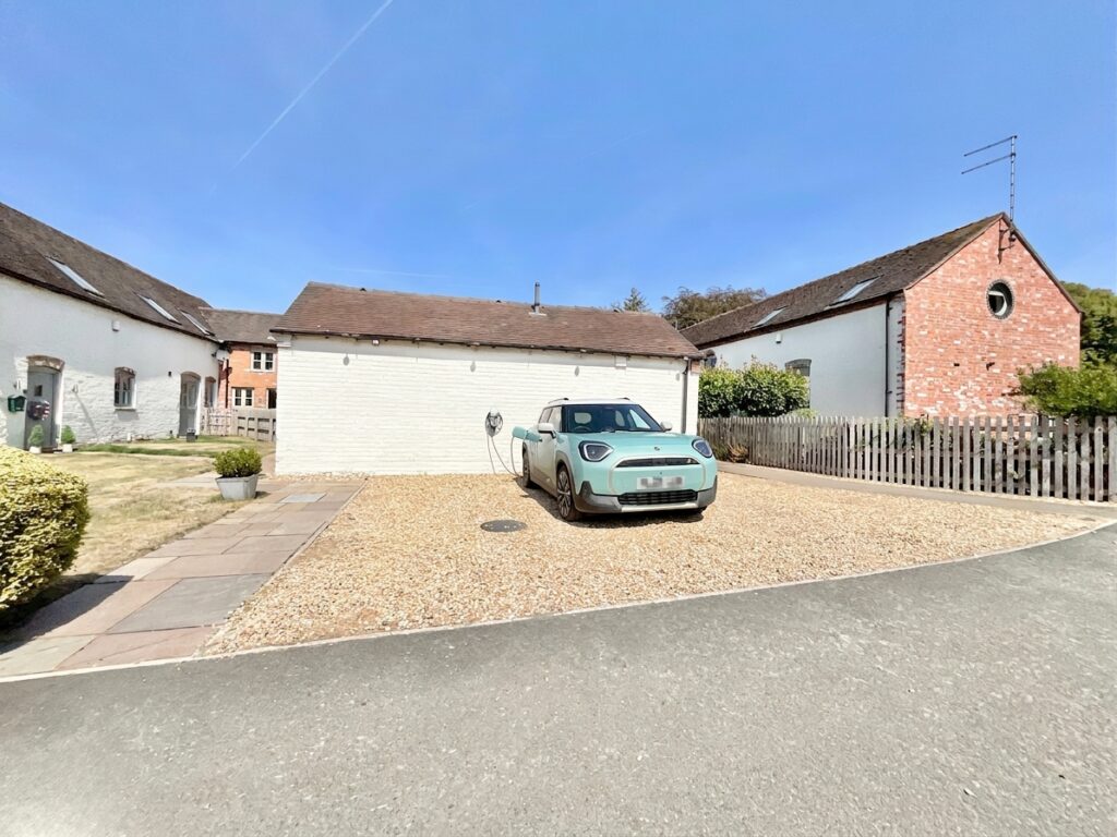 Aston, Aston Manor Barns, TF9