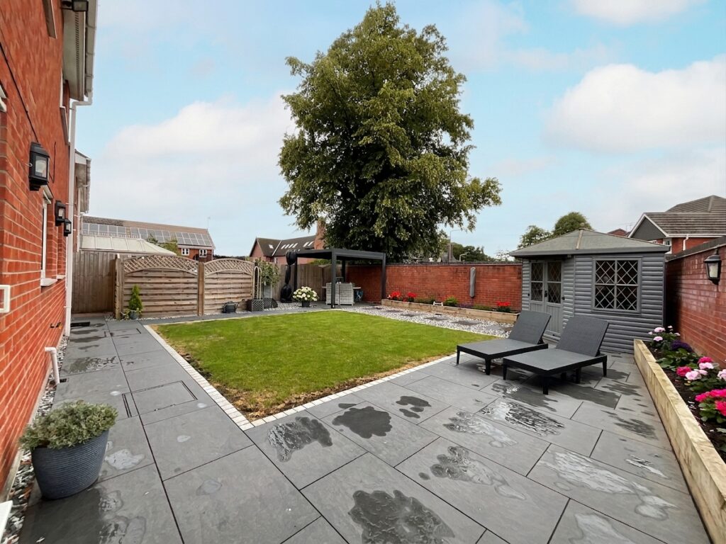 Bluebell Close, Tittensor, ST12