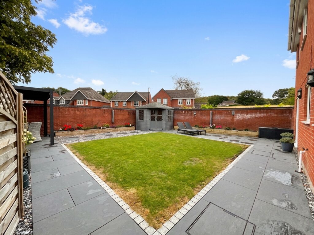 Bluebell Close, Tittensor, ST12