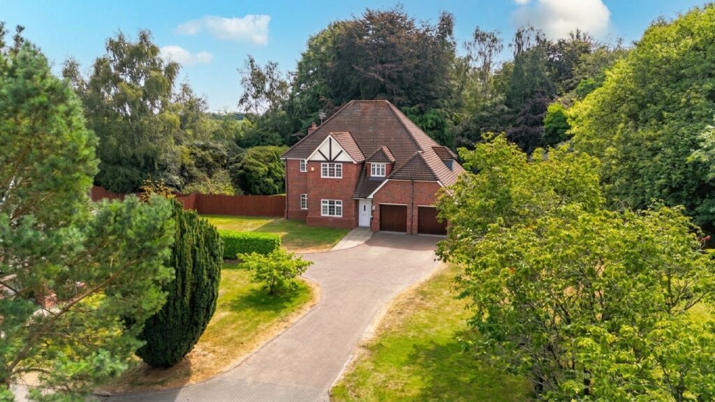 Nightingale Walk, Blythe Bridge, ST11