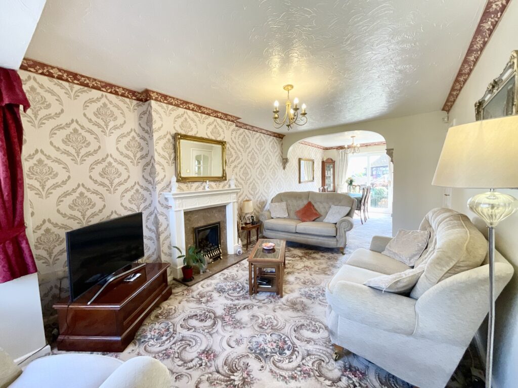 Mercer Avenue, Stone, ST15