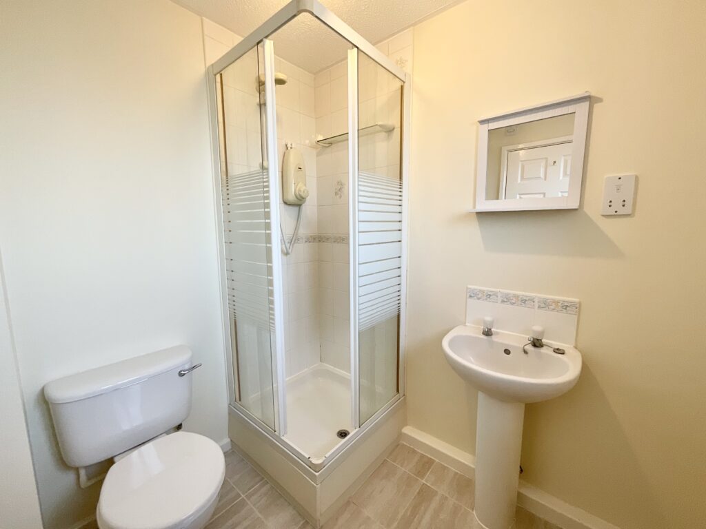Mercer Avenue, Stone, ST15