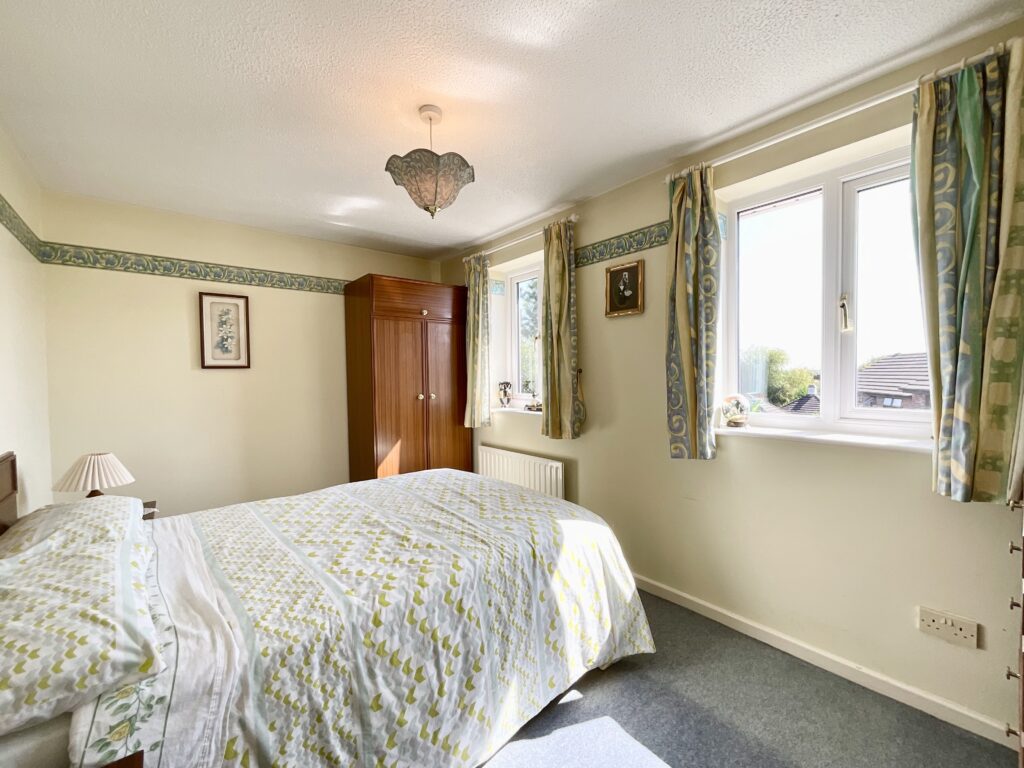 Mercer Avenue, Stone, ST15