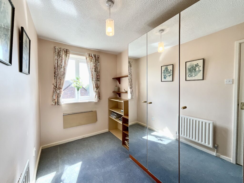 Mercer Avenue, Stone, ST15