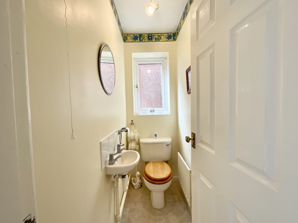 Mercer Avenue, Stone, ST15