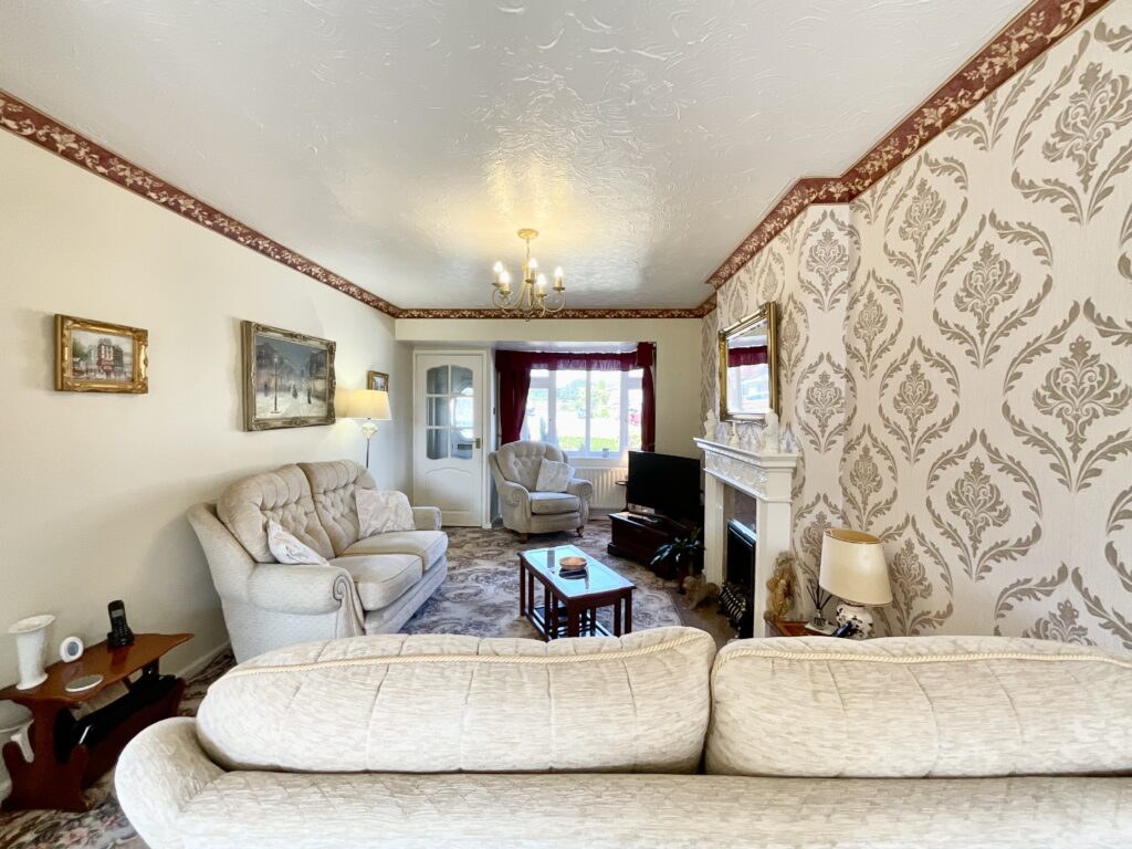 Mercer Avenue, Stone, ST15