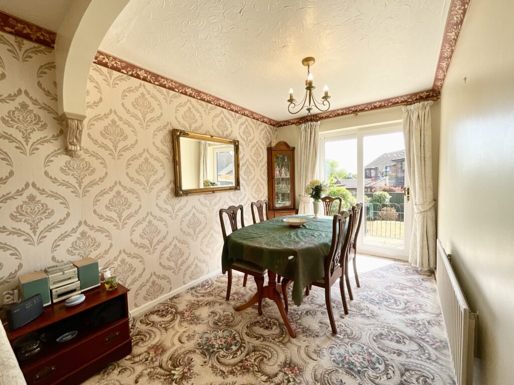 Mercer Avenue, Stone, ST15