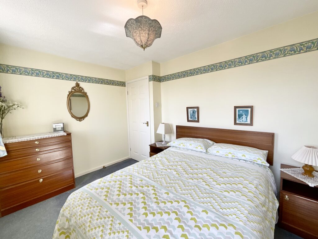 Mercer Avenue, Stone, ST15