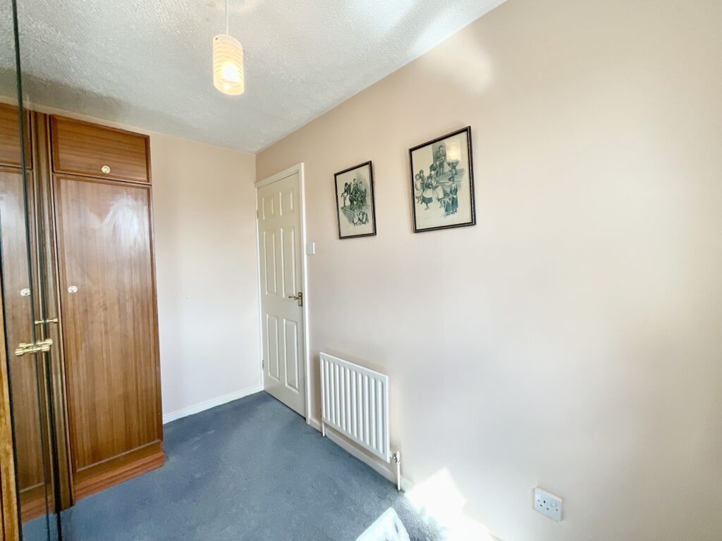 Mercer Avenue, Stone, ST15
