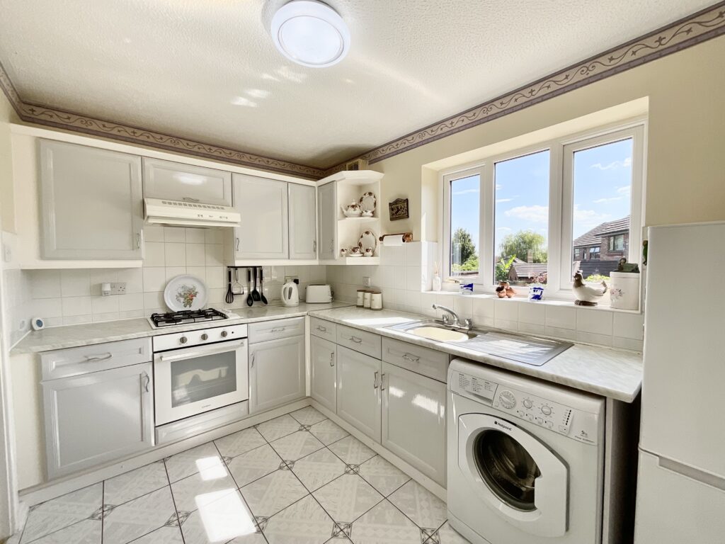 Mercer Avenue, Stone, ST15