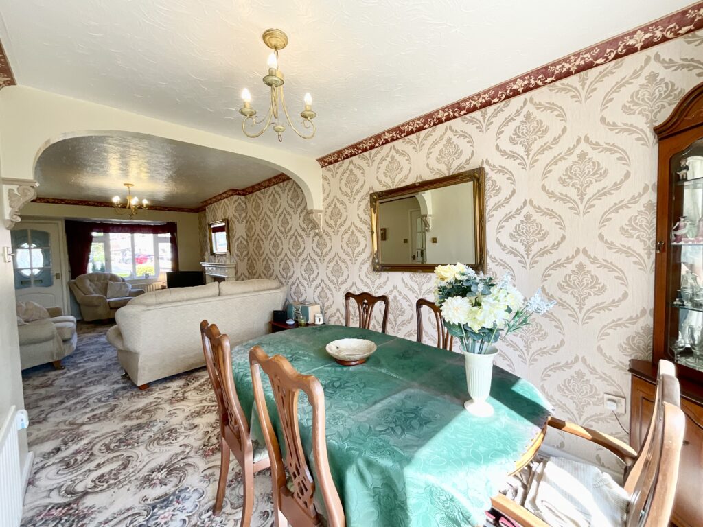 Mercer Avenue, Stone, ST15