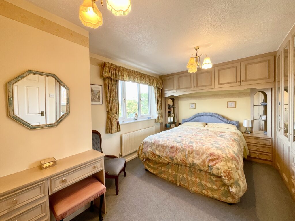 Mercer Avenue, Stone, ST15
