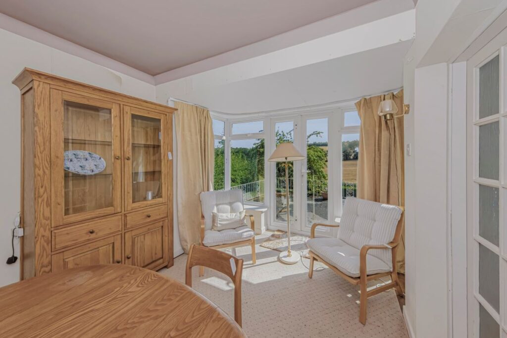 Winnothdale, Tean, ST10