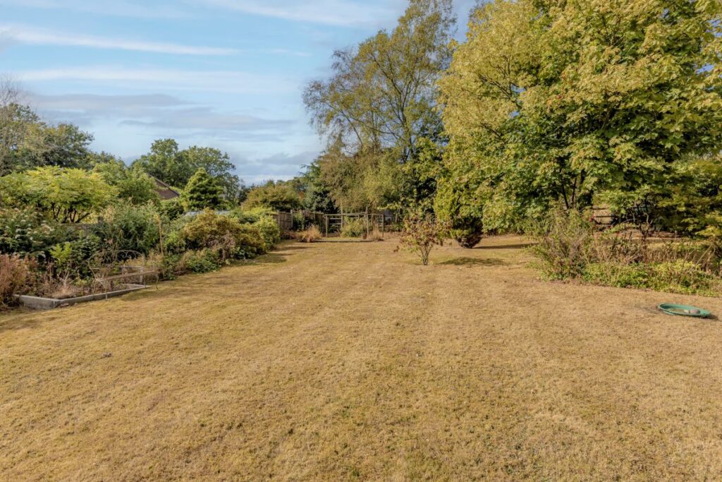Winnothdale, Tean, ST10