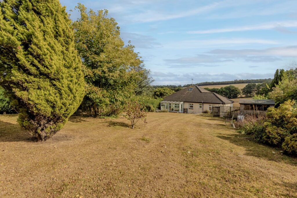 Winnothdale, Tean, ST10