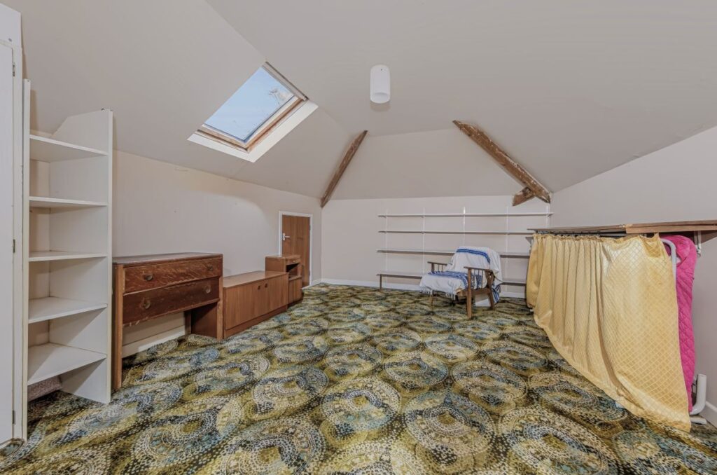 Winnothdale, Tean, ST10
