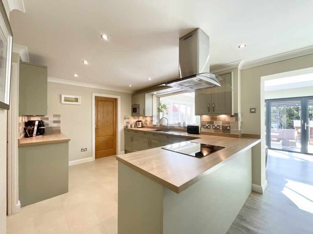 Saddler Avenue, Stone, ST15