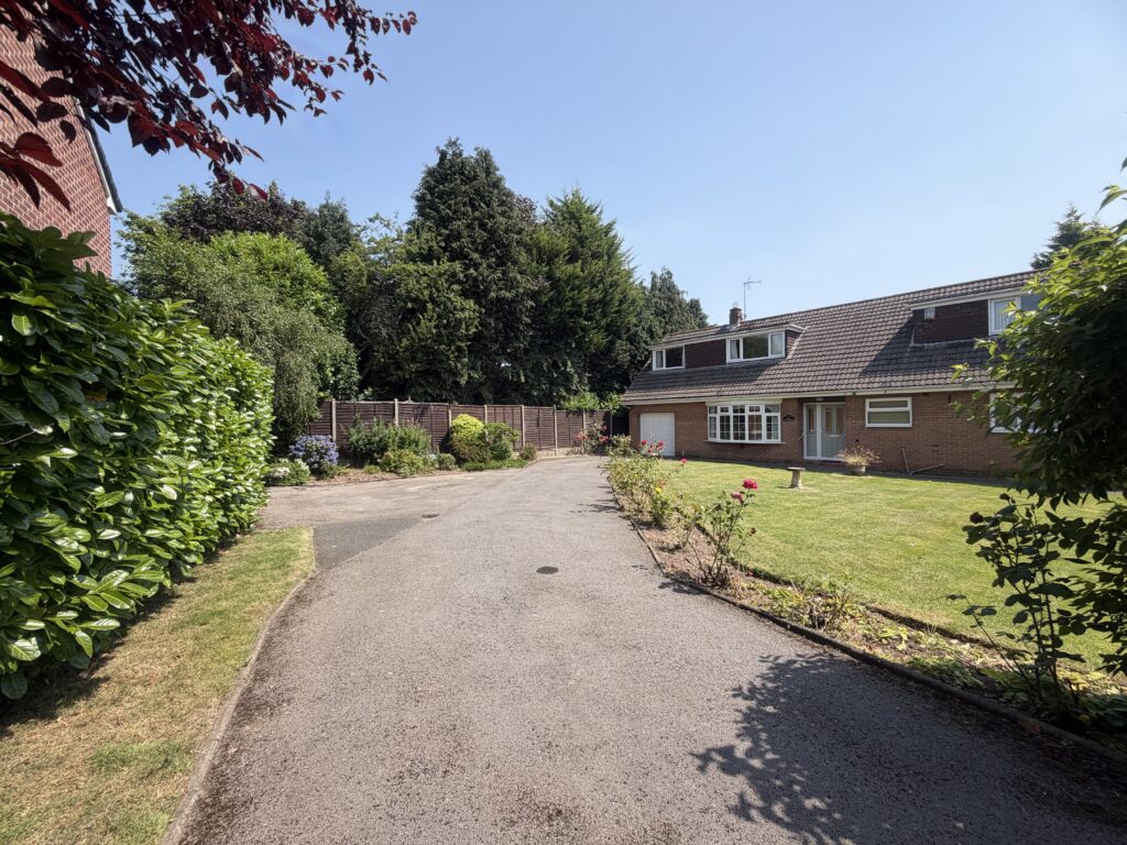 Wallfield Close, Tean, ST10