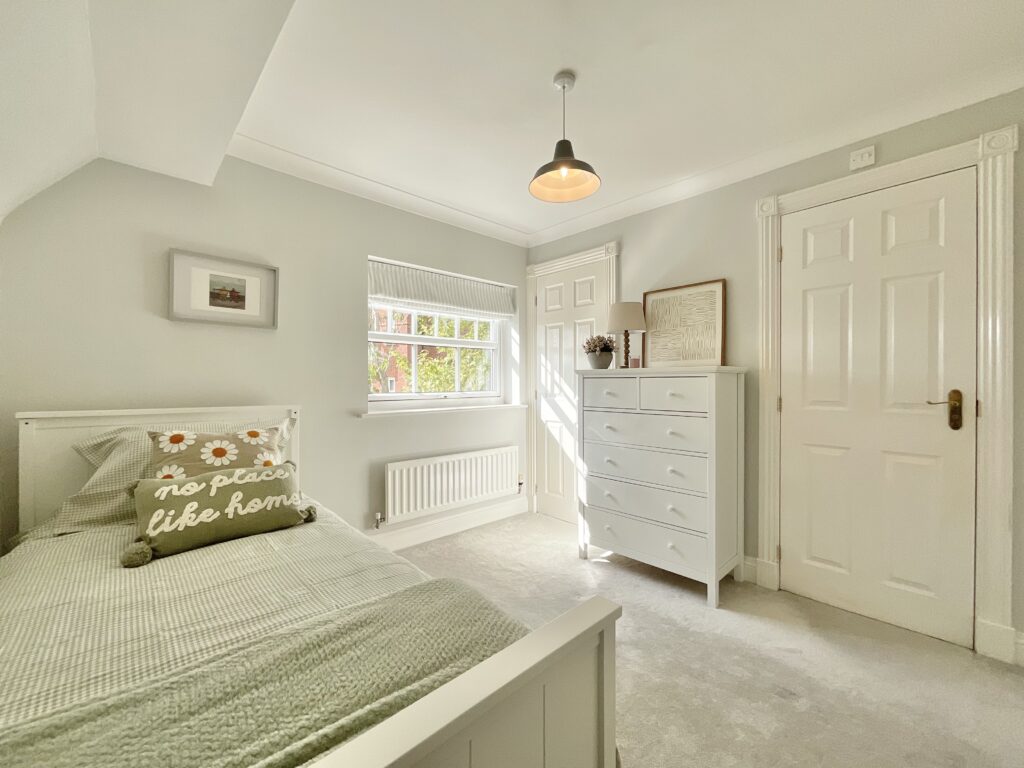 Ashbourne Drive, Weston, CW2
