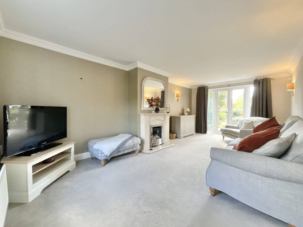 Ashbourne Drive, Weston, CW2