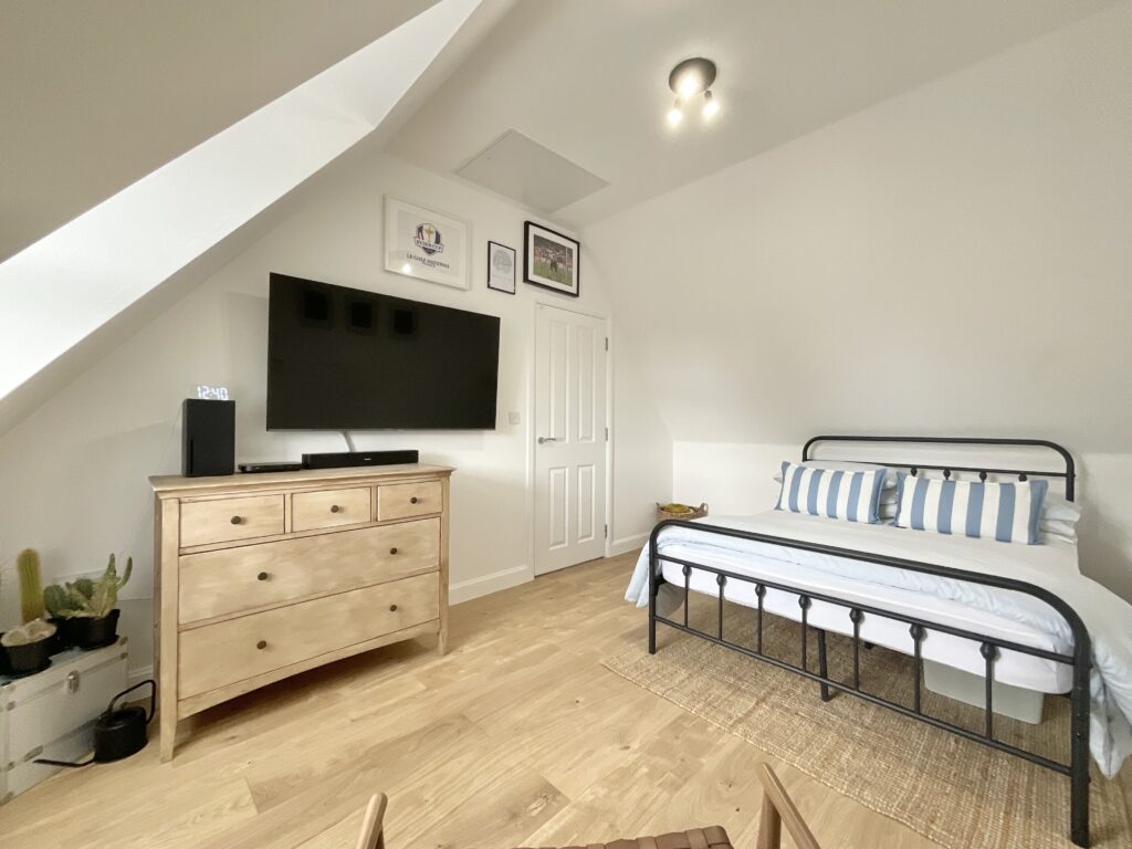 Cheshire Crescent, Alsager, ST7