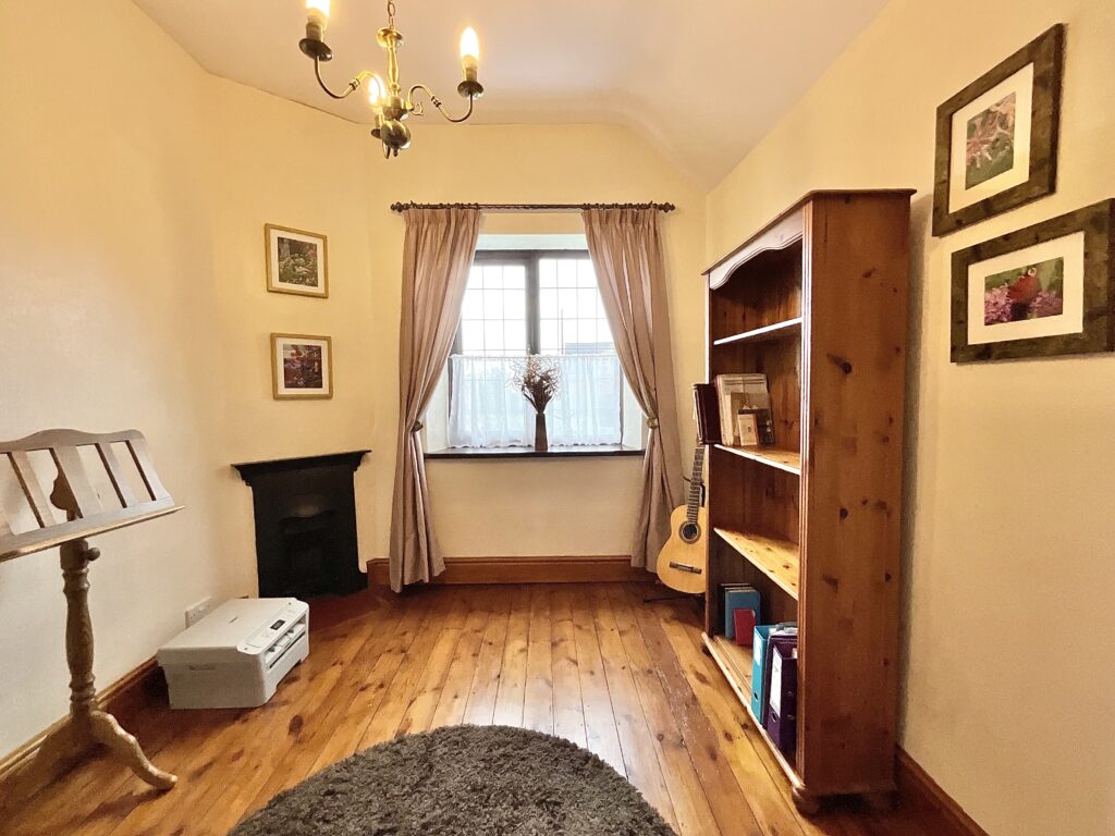 Whiston, Black Lane, ST10