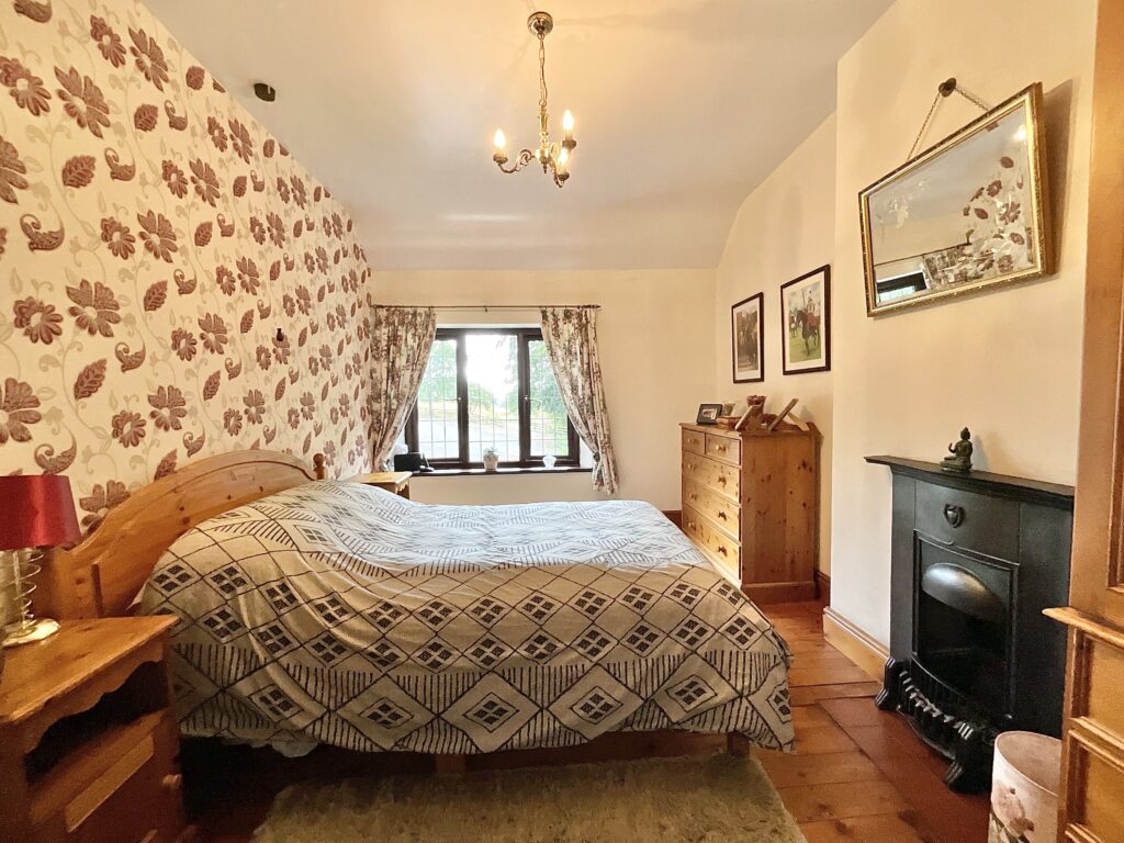 Whiston, Black Lane, ST10