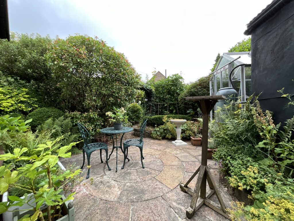 Whiston, Black Lane, ST10