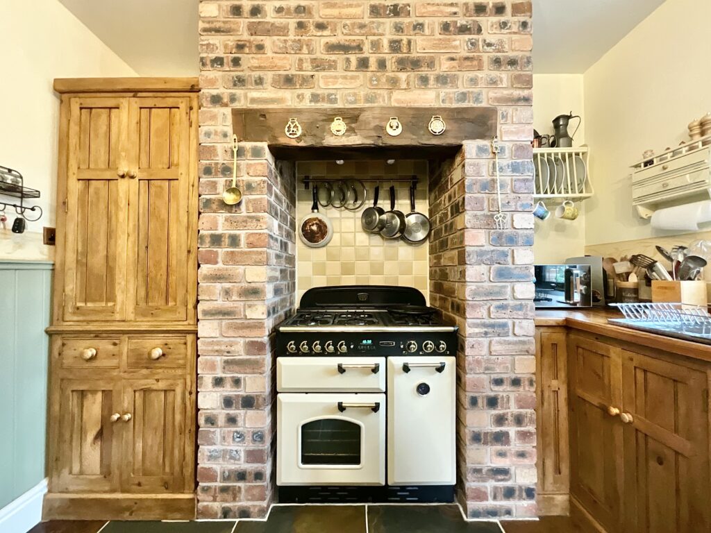 Whiston, Black Lane, ST10