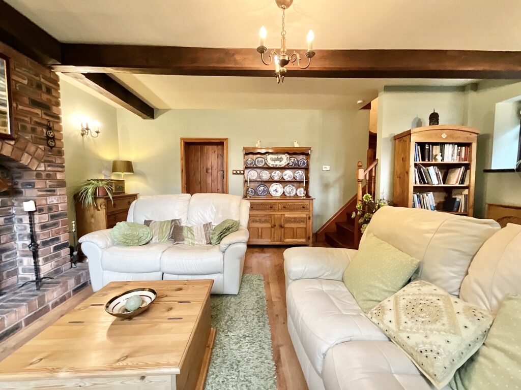 Whiston, Black Lane, ST10