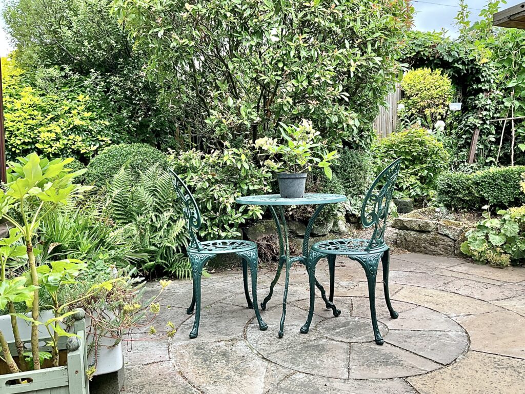 Whiston, Black Lane, ST10