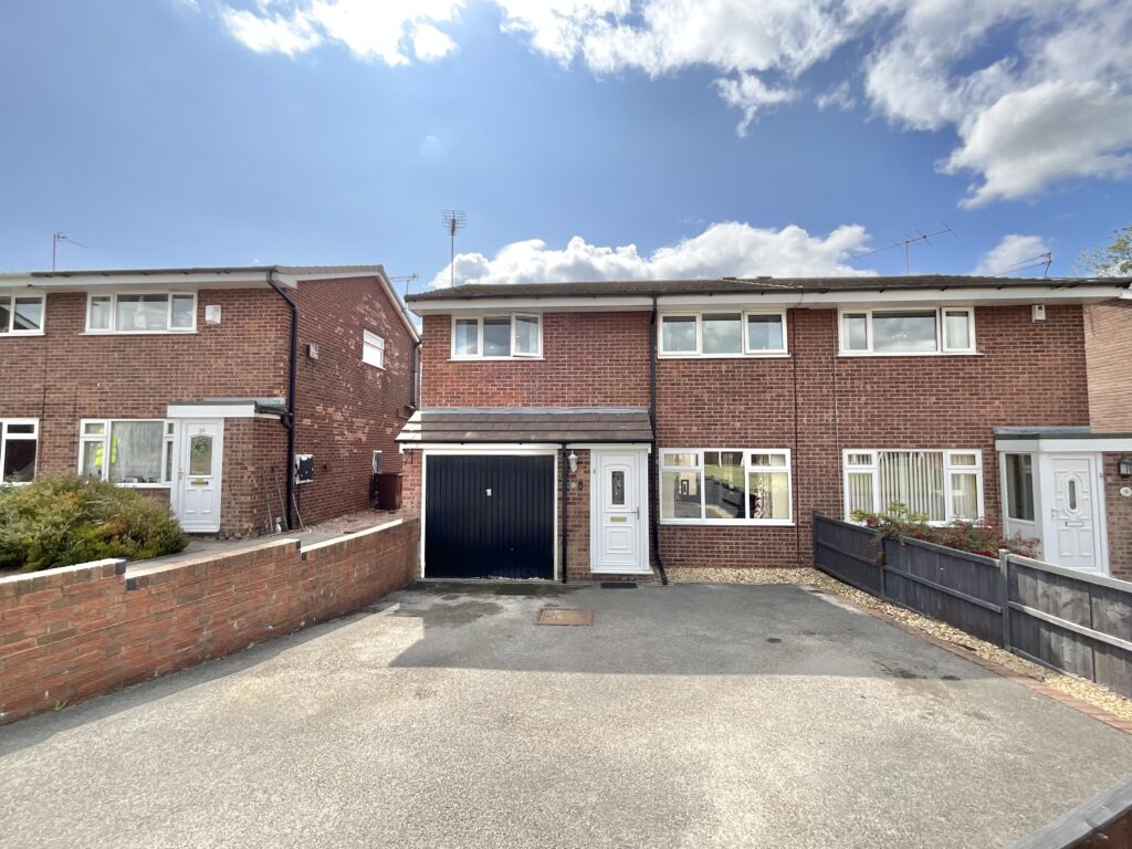 Kempton Grove, Cheadle, ST10