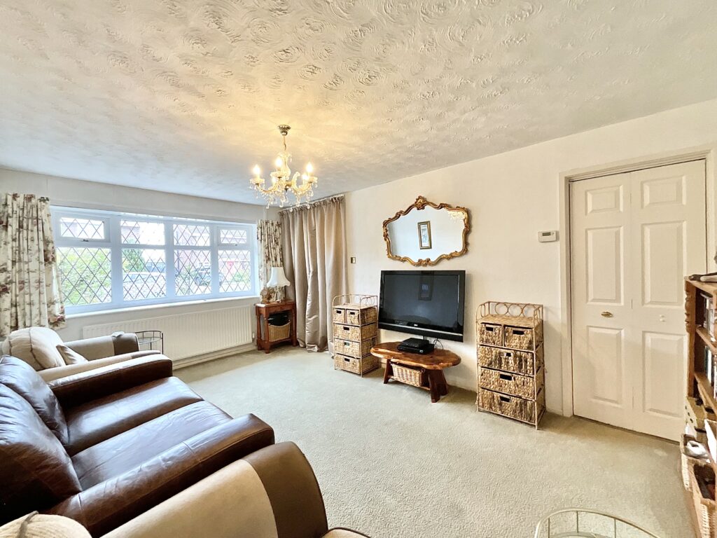 Kempton Grove, Cheadle, ST10