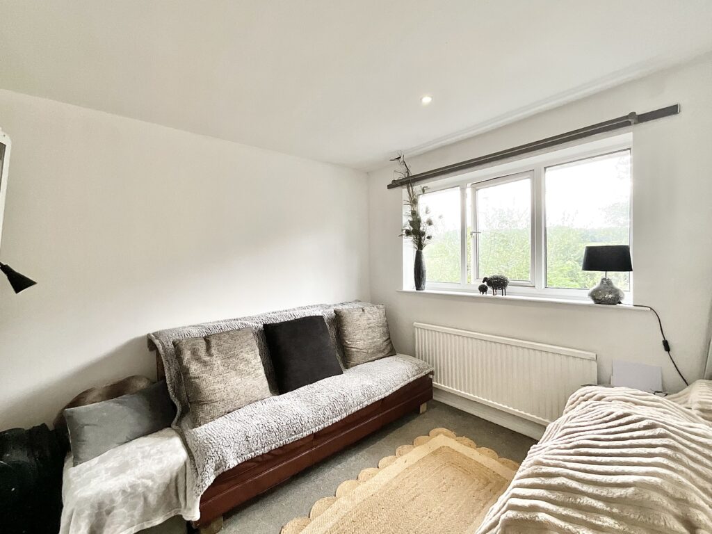Barnfield Road, Tean, ST10