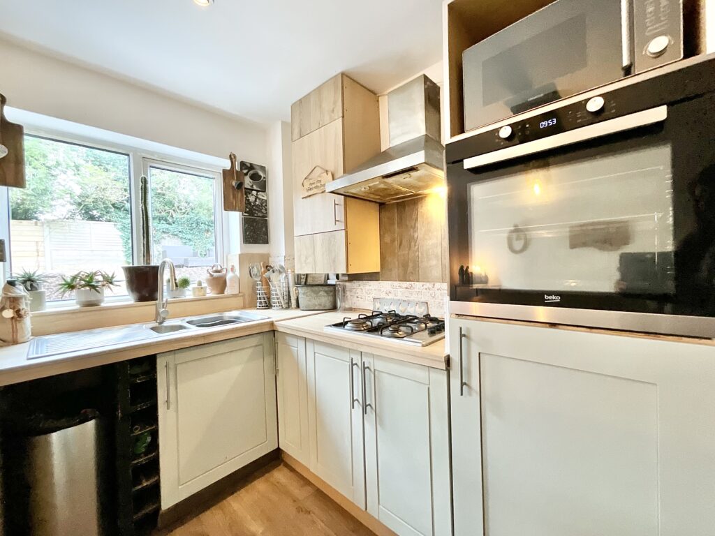 Barnfield Road, Tean, ST10