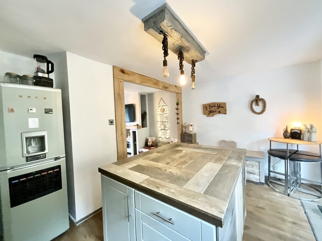 Barnfield Road, Tean, ST10