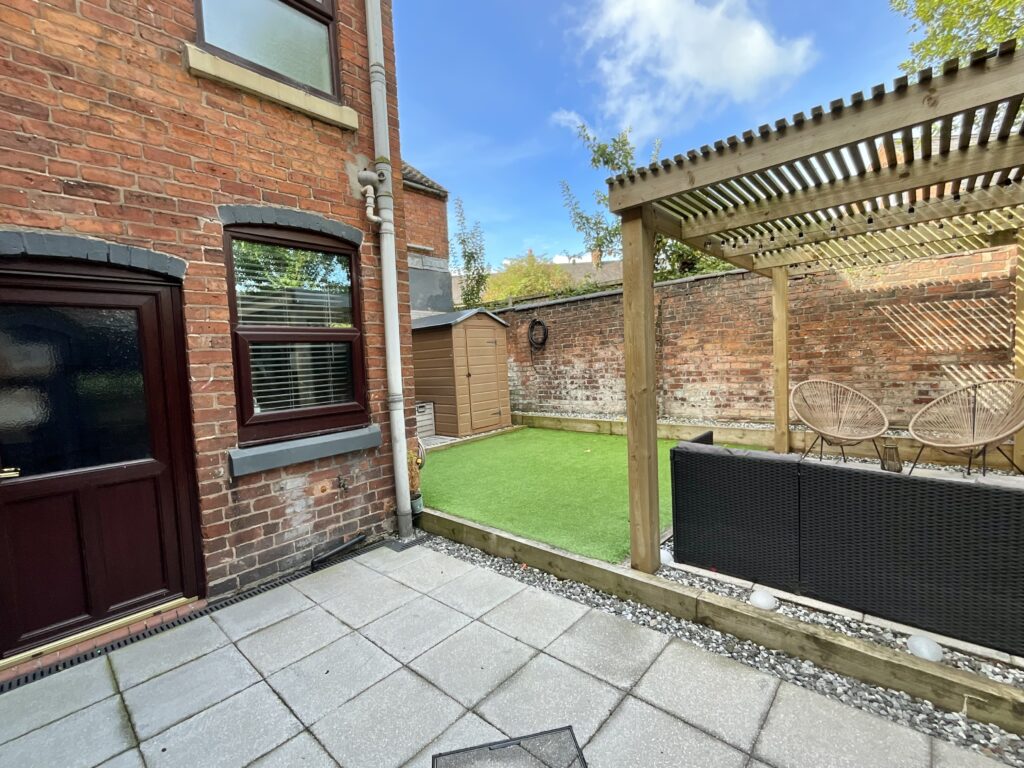 Coronation Street, Cheadle, ST10