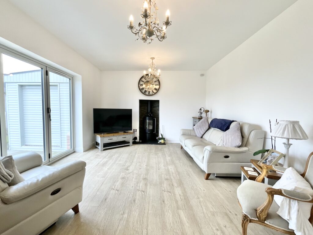 Moss Close, Dilhorne, ST10