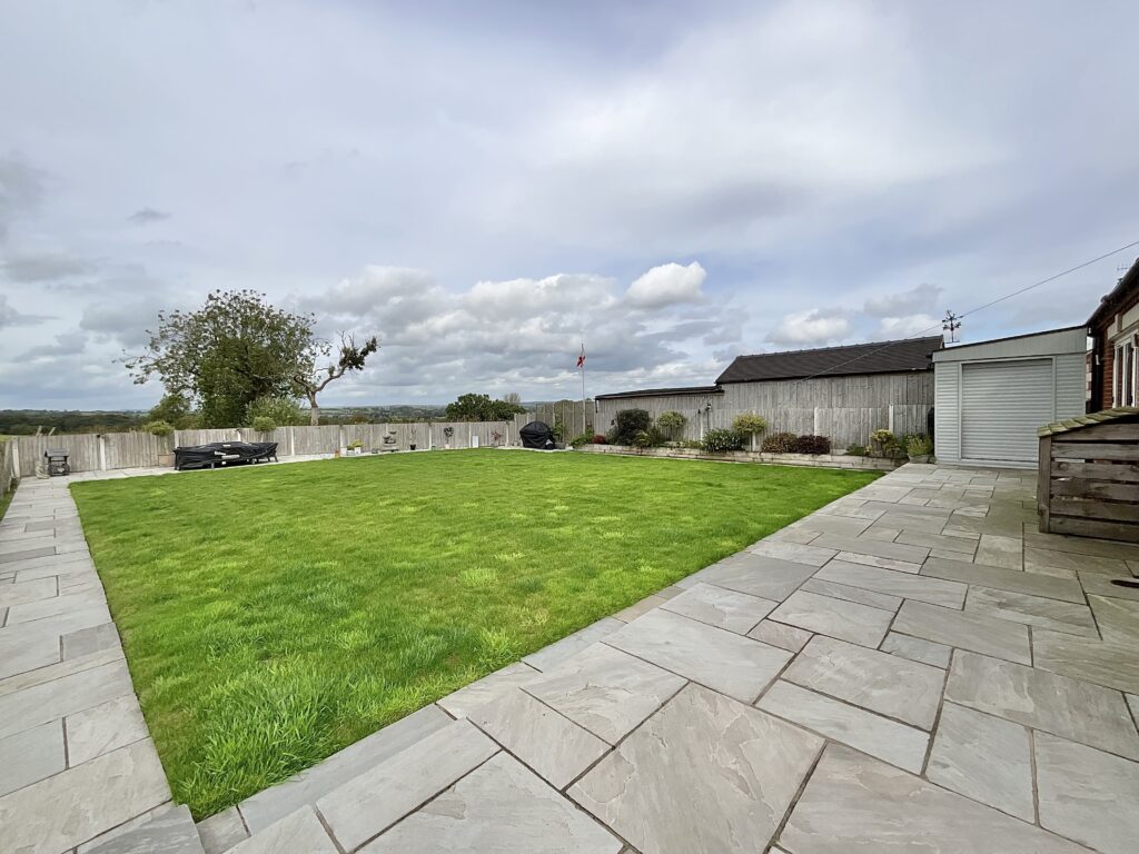 Moss Close, Dilhorne, ST10