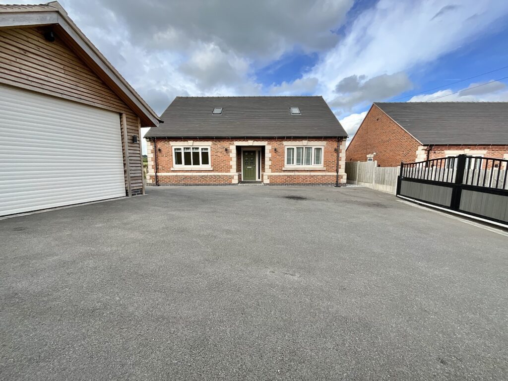 Moss Close, Dilhorne, ST10