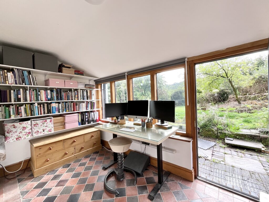 Foxt Road, Foxt, ST10