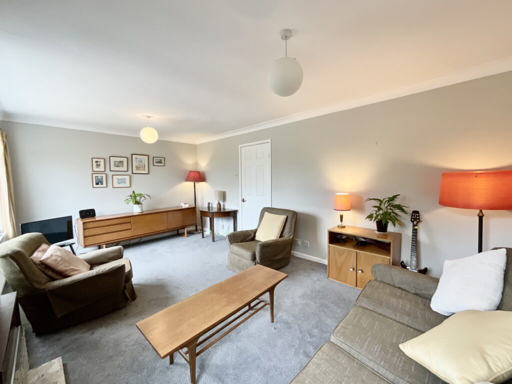 Avon Grove, Stone, ST15