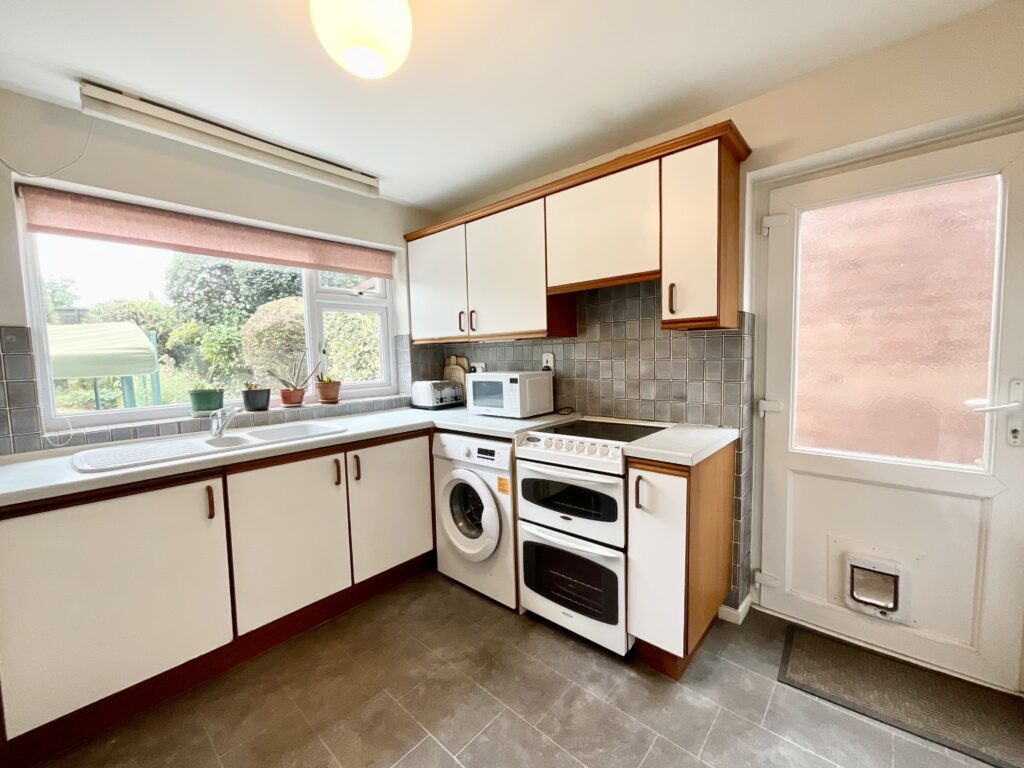 Avon Grove, Stone, ST15